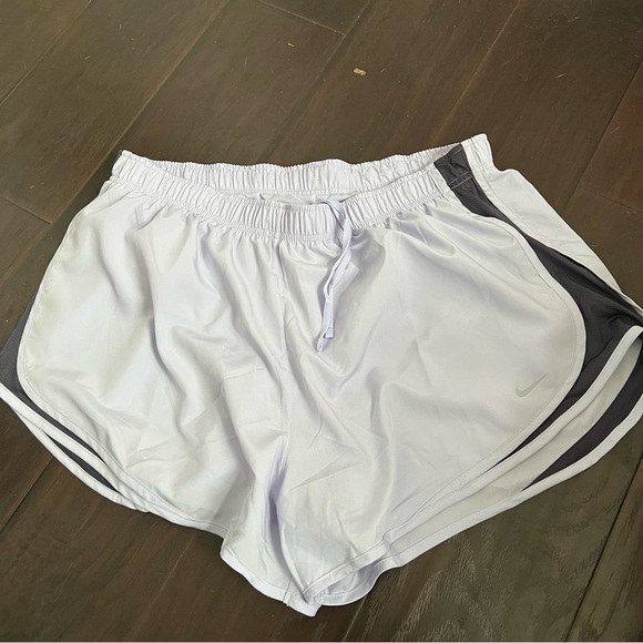 Nike Dri-FIT White Athletic Running Shorts – Women’s 1X– NWT - Picture 3 of 7